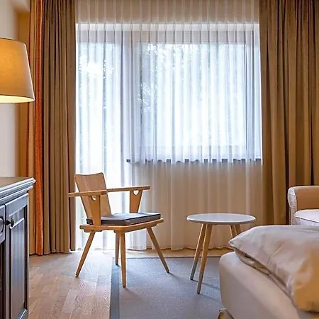Edelweiss Hotel 4*